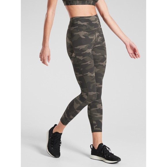 Athleta Ultimate Stash Pocket Camo 7/8 Tight Sz Small Athletic Activewear - Picture 1 of 16